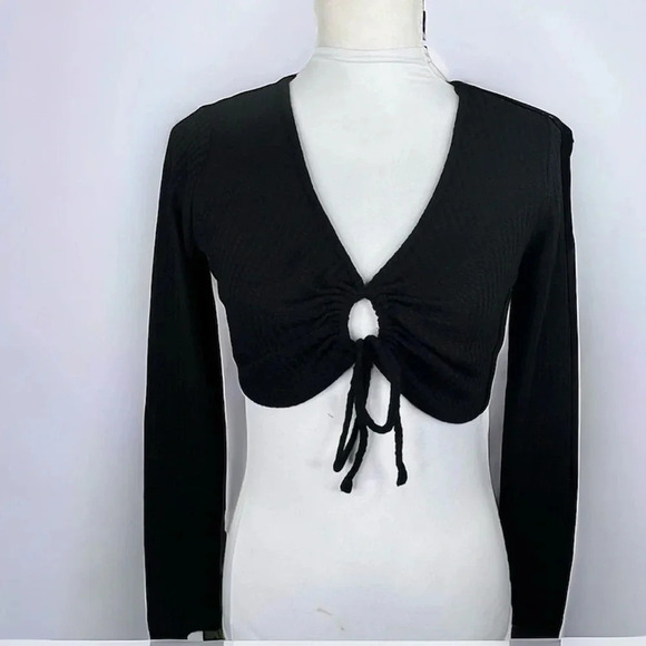 Elodie Black Knit Super Cropped Keyhole Top long Sleeve NEW Size XS - Picture 1 of 10